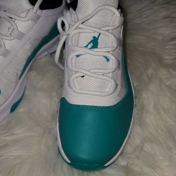 Jordans - Picture 16 of 17